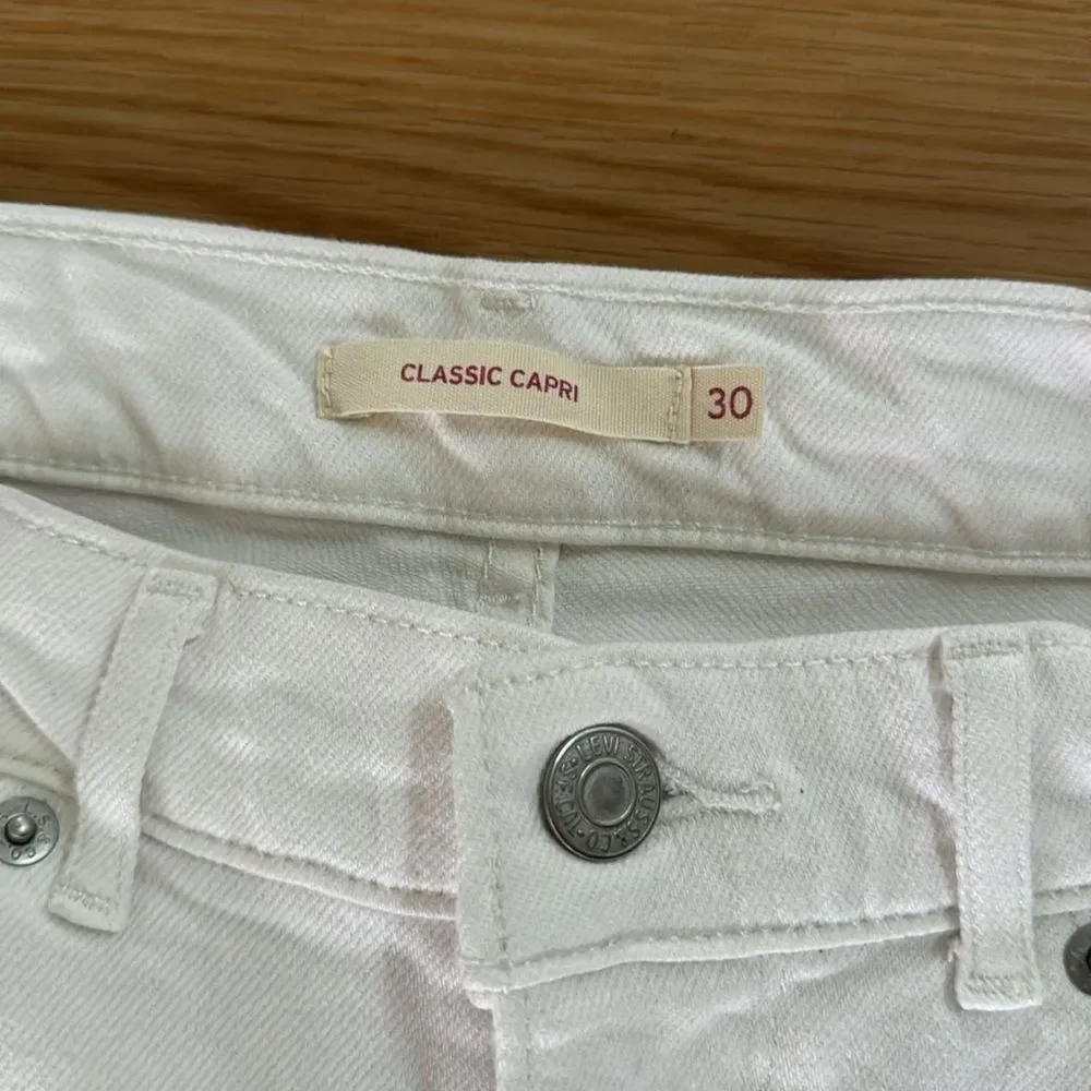 Levi's Womens White Classic Capril Denim Pants Sz 30 Everydaywear Casual Neutral